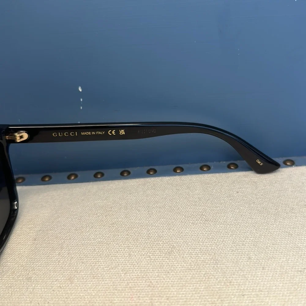 New - GUCCI Grey Rectangular Men's Sunglasses GG0746S 001 57